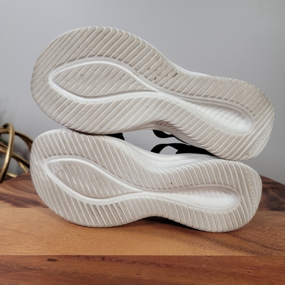 Skechers Slip-ins Sandals Women's Easy Entry Comfy Black and White - Picture 10 of 11